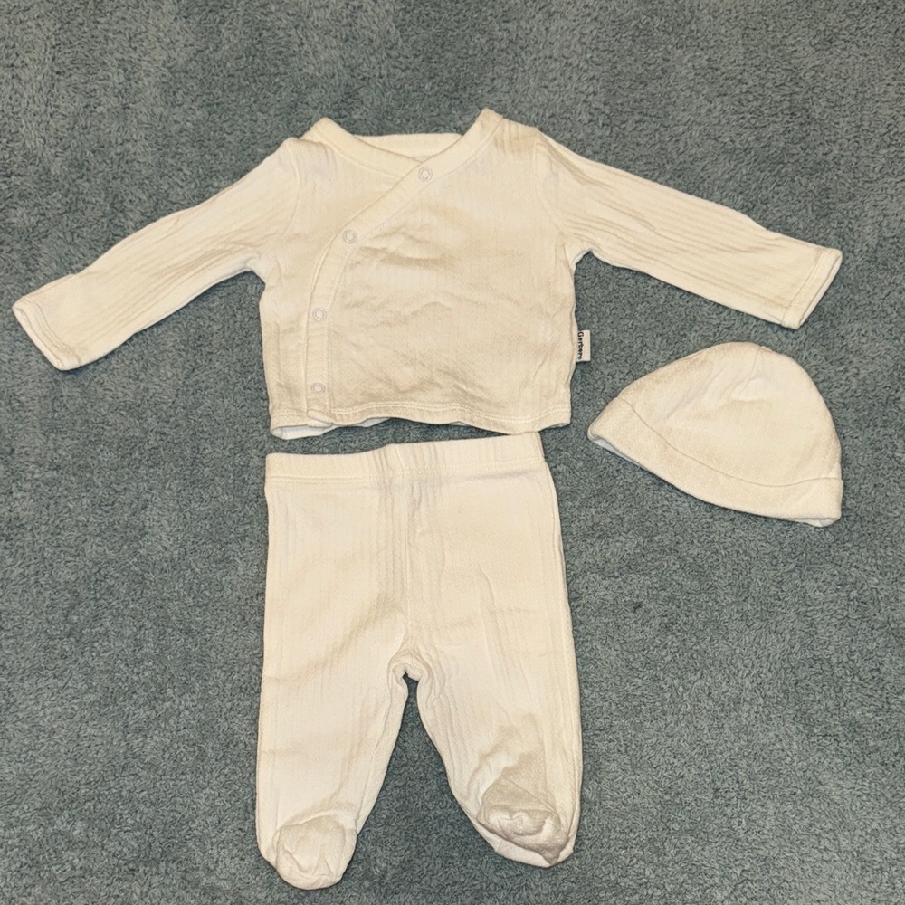 White Newborn outfit with hat